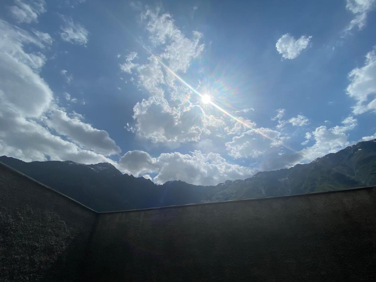 Uptown Boutique Kazbegi Otel Dış mekan fotoğraf